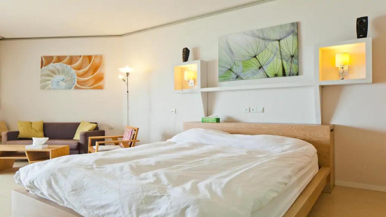 Luxury Sea View Apartment Herzelia Esterno foto