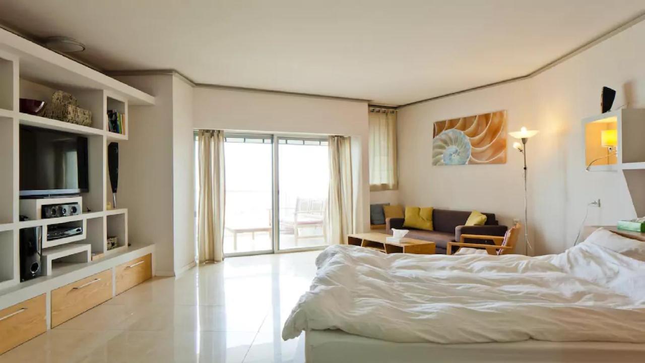 Luxury Sea View Apartment Herzelia Esterno foto